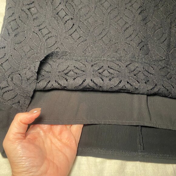 Market & Spruce Hans Black Crochet Front Blouse Womens L Mixed Material Zip EUC - Picture 7 of 9
